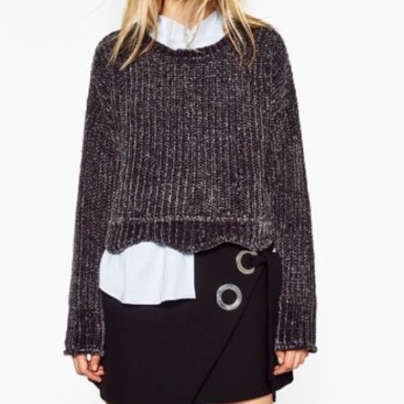 Zara Sweaters - Zara velvety scallop hem sweater